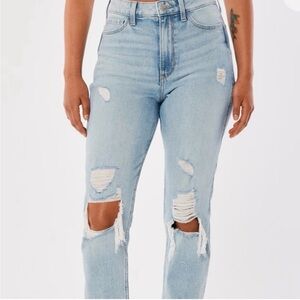 Hollister Ultra High-Rise Mom Jean- size w24 short